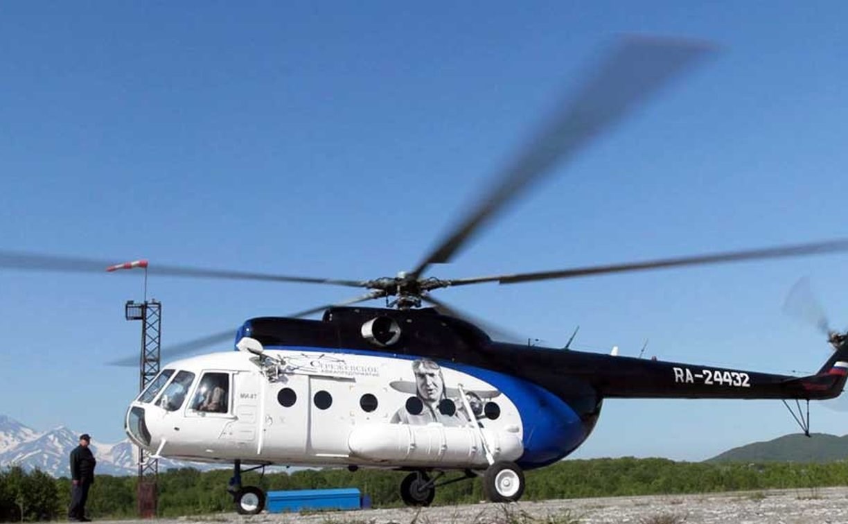 На Камчатке совершил вынужденную посадку вертолёт с детьми, летевший из Долины гейзеров
