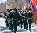 Мини-парады для ветеранов Великой Отечественной войны проводят на Сахалине