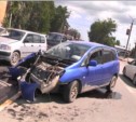 "Стечение обстоятельств" фактически уничтожило иномарку на перекрестке в Южно-Сахалинске (ФОТО)