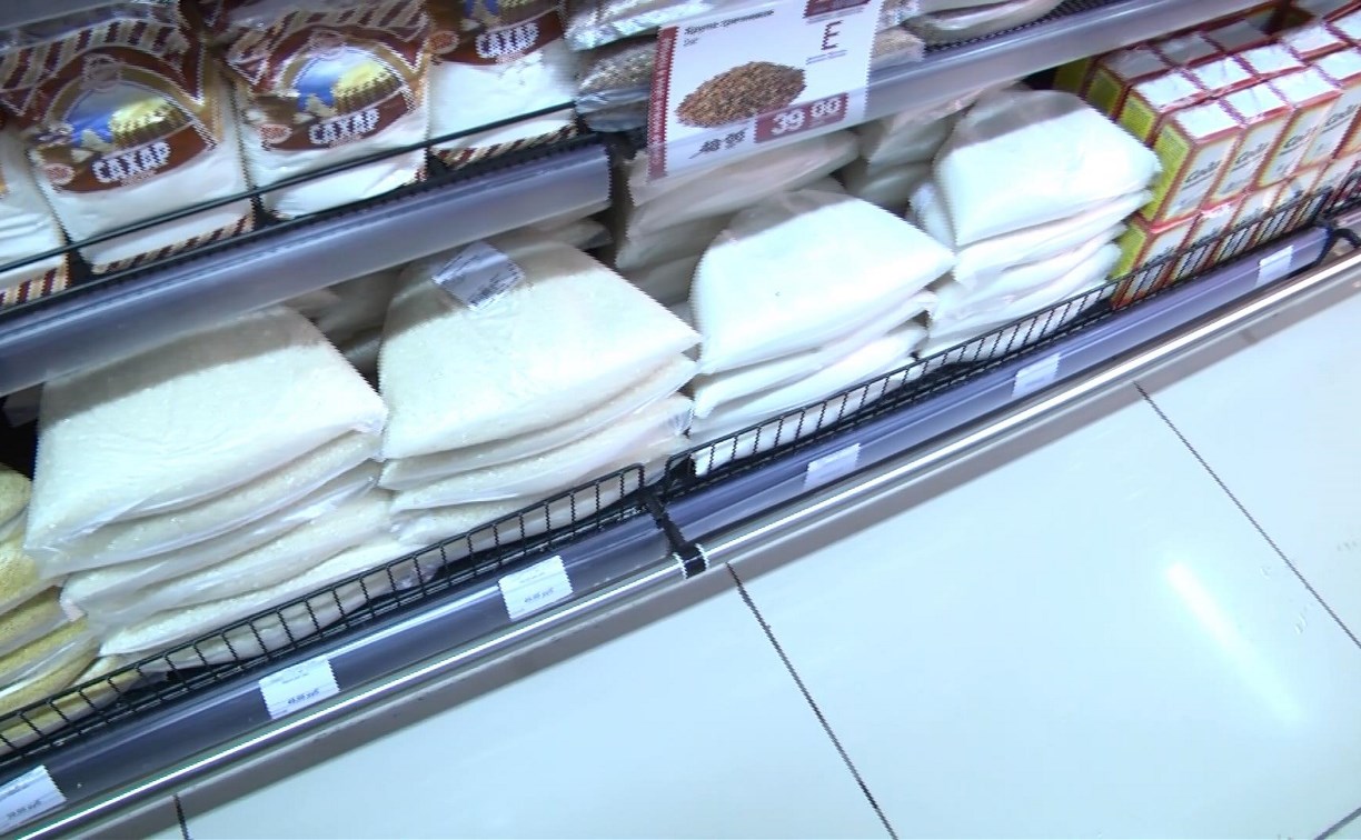 Роспотребнадзор и полиция искали в магазинах Южно-Сахалинска пластиковый рис