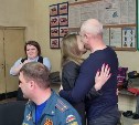 Выжившая в нефтегорском землетрясении девочка спустя 30 лет встретилась со своим спасителем