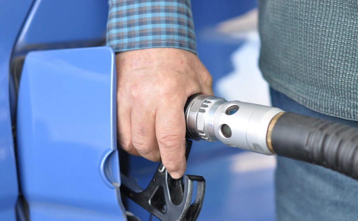 Формулу цены на бензин изменят с 1 мая в России