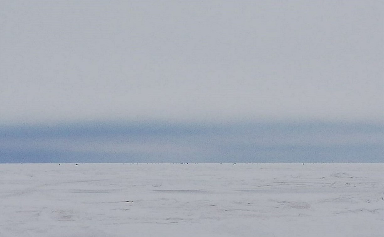 В двух районах Сахалина выход на лед остается крайне опасным