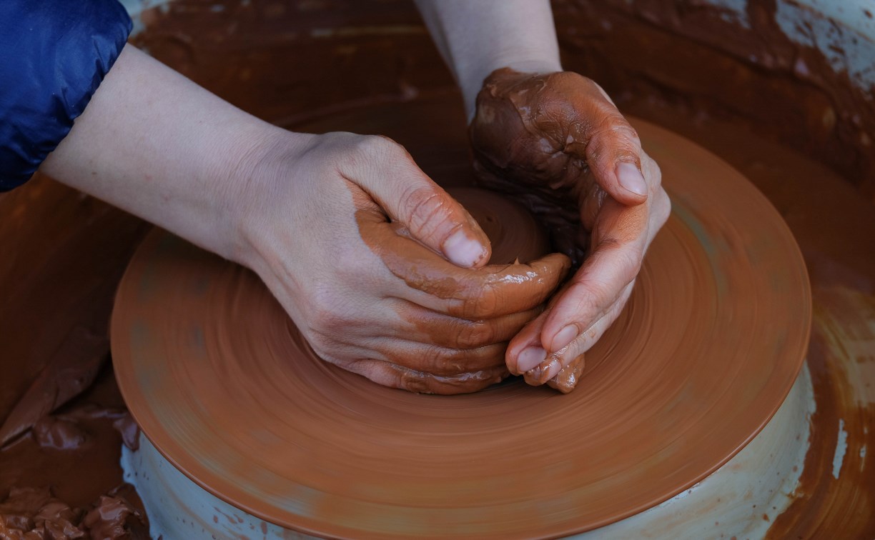 Южносахалинцев научат лепить из глины