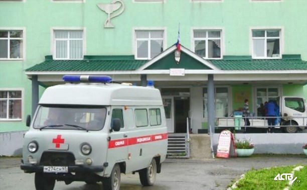 "Перешибу как соплю!" - заболевшую коронавирусом пожилую сахалинку избили в Долинской ЦРБ