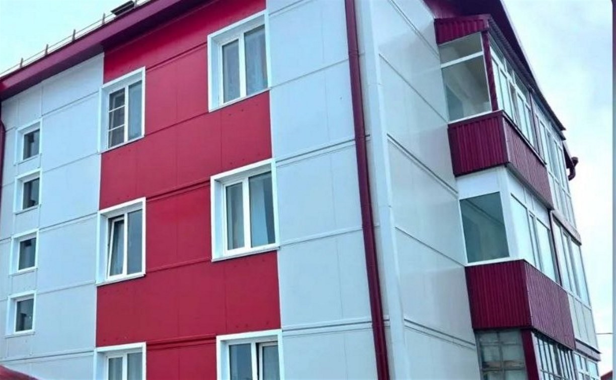 Аварийную крышу в Северо-Курильске отремонтировали после вмешательства прокуратуры