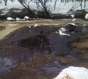 Утечка нефтепродуктов на севере Сахалина – на одних фото есть, на других нет