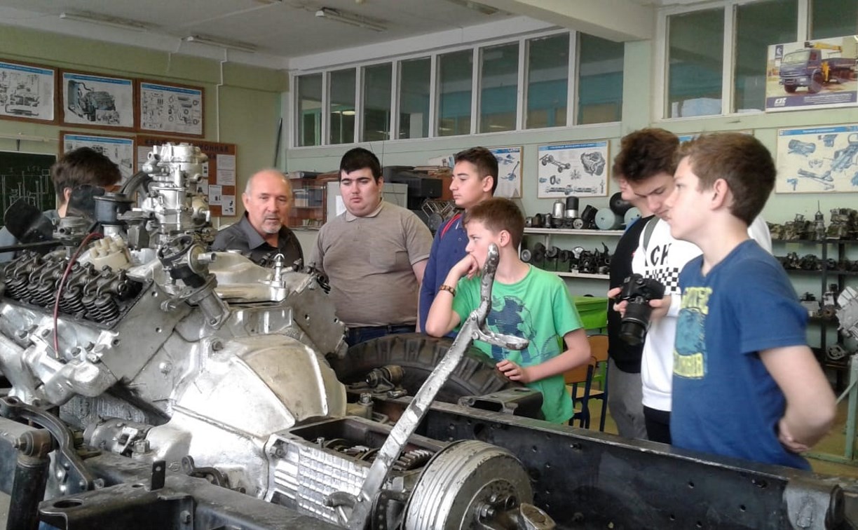 На каникулах южно-сахалинские школьники попробовали себя в 14 профессиях