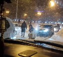 "Всё смешалось - машины, люди": на улице в Южно-Сахалинске случился коллапс