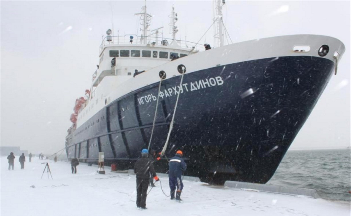 "Таблетки не помогают": пассажиры судна "Игорь Фархутдинов" рассказали, как переживают шторм