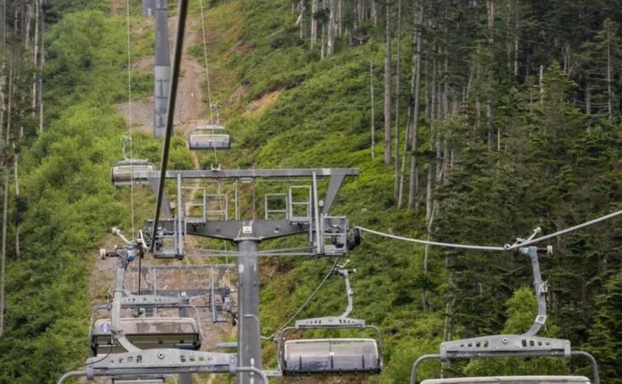 Канатная дорога "Юг" на "Горном воздухе" в Южно-Сахалинске временно приостановила работу