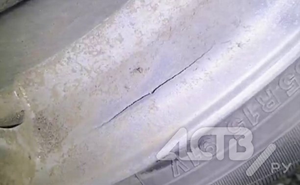 Автомобилист повредил колесо на федеральной трассе Южно-Сахалинск — Оха