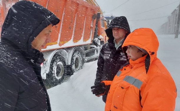 "Хоть бы по какому-то двору трактор пробежал": жители Горнозаводска жалуются на снег
