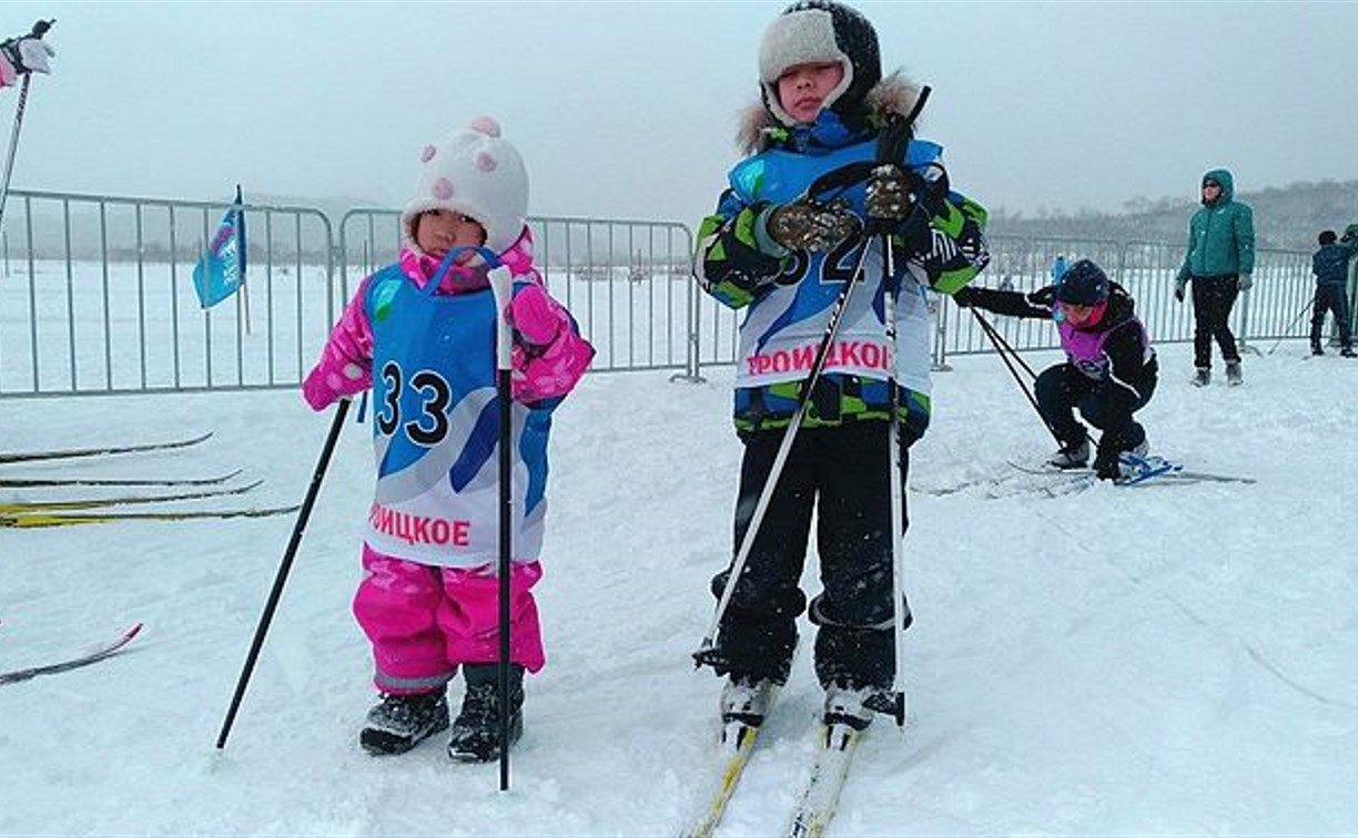 На детский лыжный забег и «Рождественскую лыжню» приглашают сахалинцев