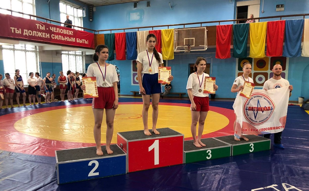 Сахалинские спортсменки завоевали три медали всероссийского турнира по сумо