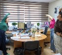 В мэрии Южно-Сахалинска запустили проект "Зарядка в офисе"