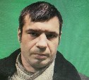 Подозреваемого в краже телефона у знакомого ищет полиция Корсакова
