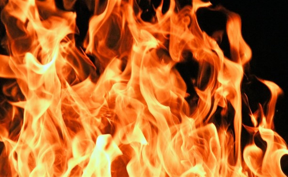 В Быкове произошел пожар в бесхозном здании