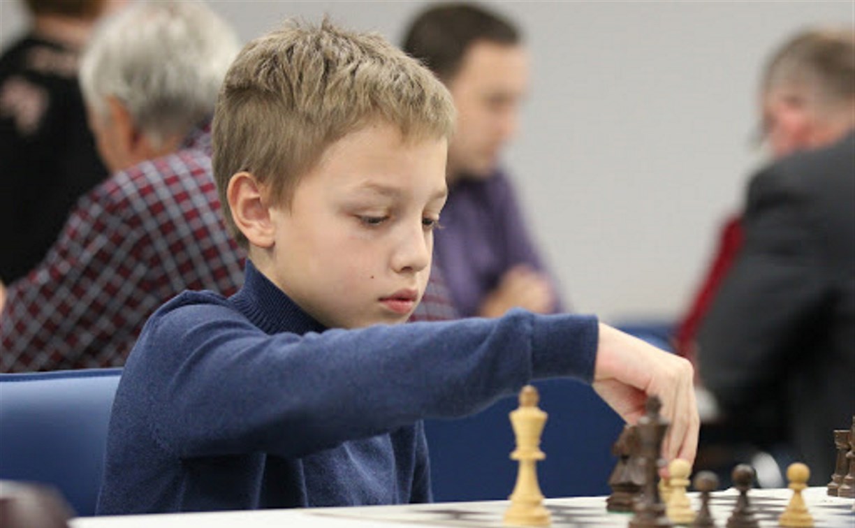 Юный шахматист из Корсакова победил в дальневосточном онлайн-турнире