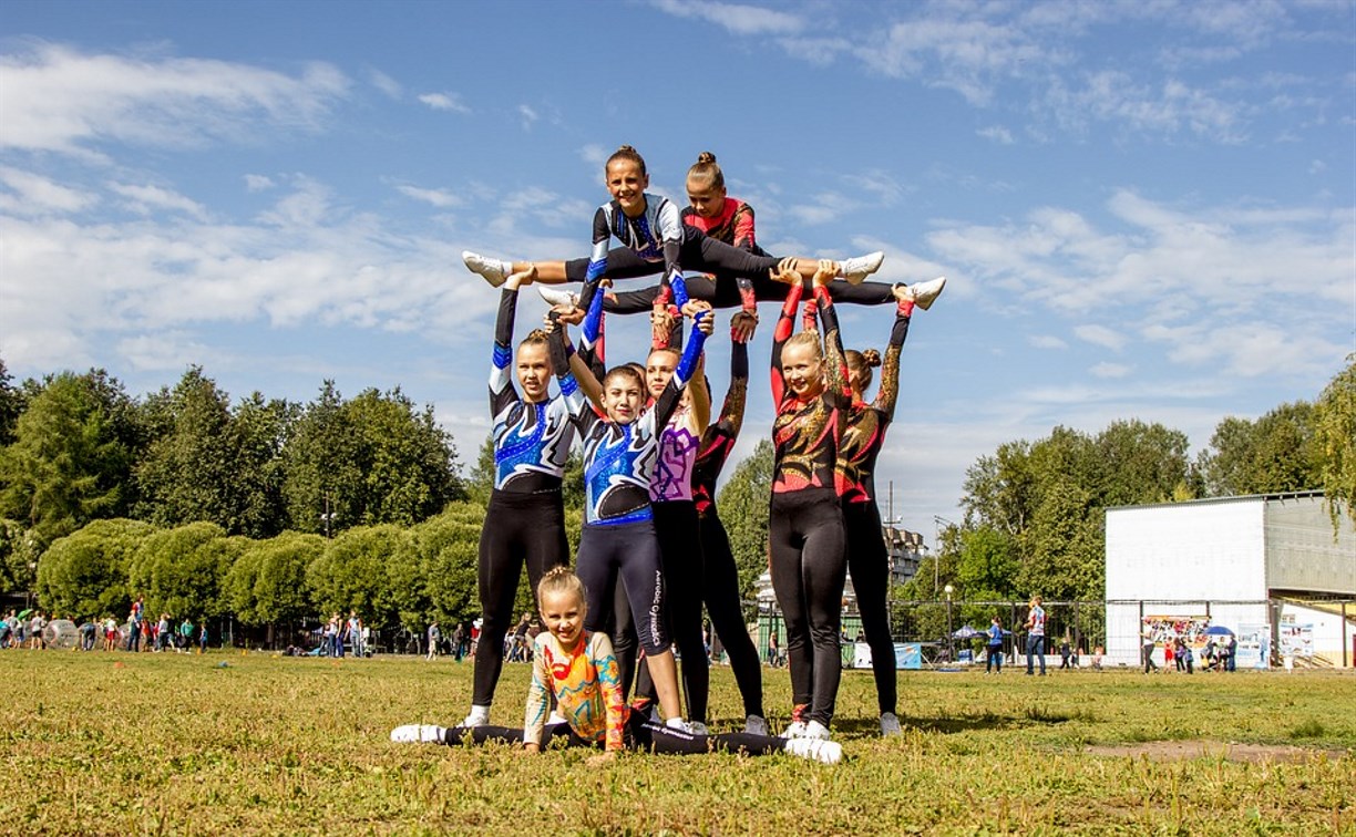 Воспитанниц сахалинского "Кристалла" готовят к дальневосточным соревнованиям по чир спорту