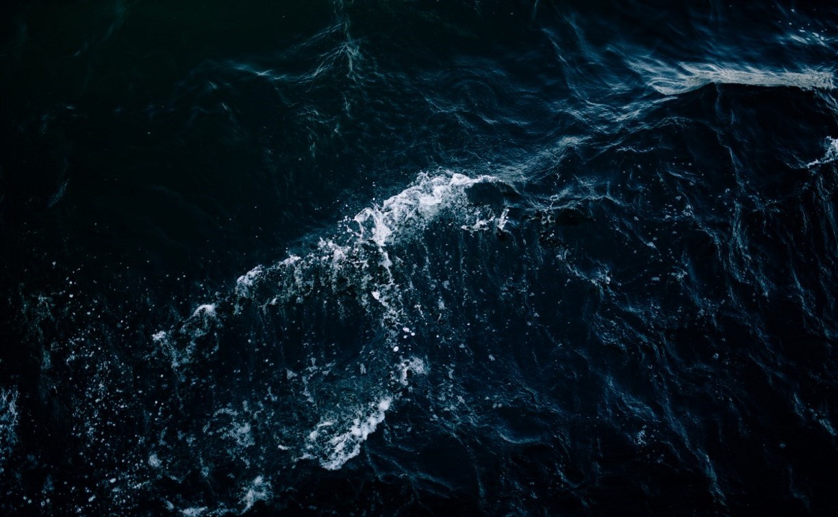 Спасатели выдвинулись на поиски пропавшего в море на юге Сахалина водолаза