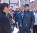 Губернатор проинспектировал подвалы на проспекте Мира в Южно-Сахалинске