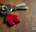 В Долинске снесли аварийный дом, а одной из его жительниц не дали квартиру