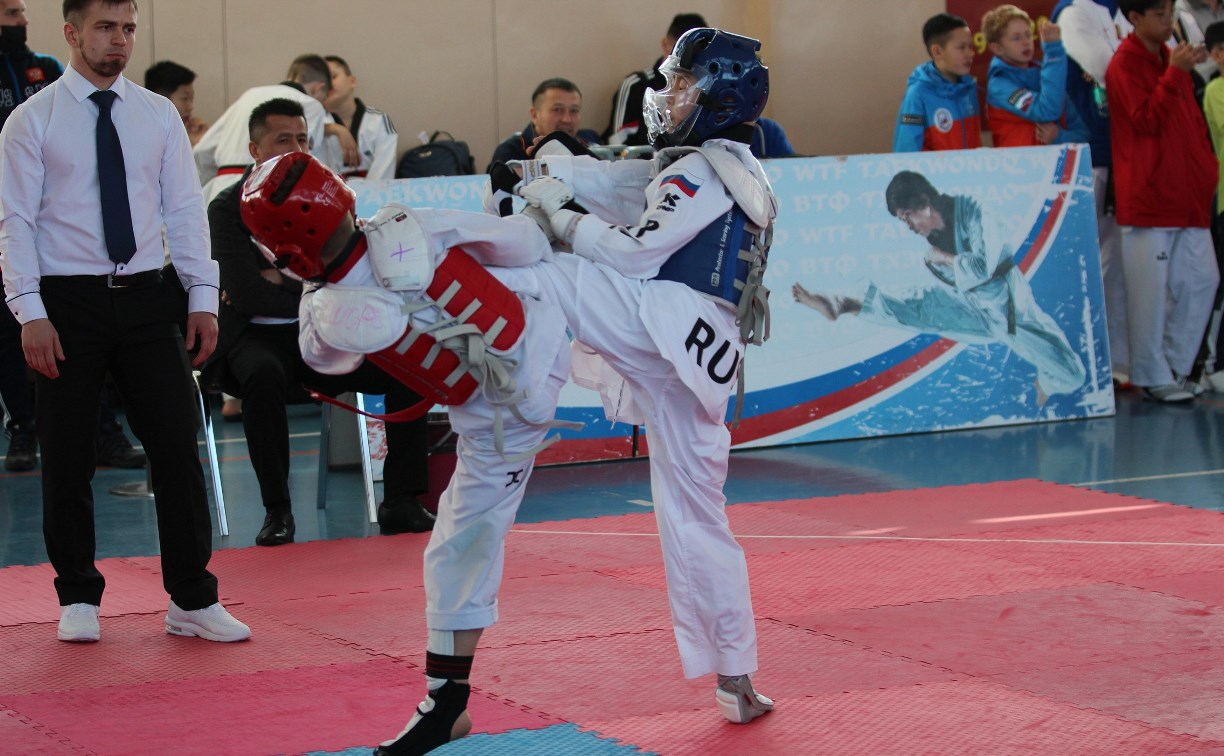  Чемпионат и первенство ДФО по тхэквондо стартовали в Южно-Сахалинске