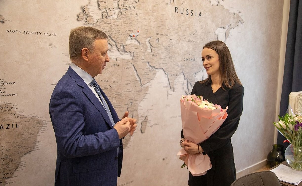 Сергей Надсадин поздравил женщин из регионального филиала фонда "Защитники Отечества" с 8 марта