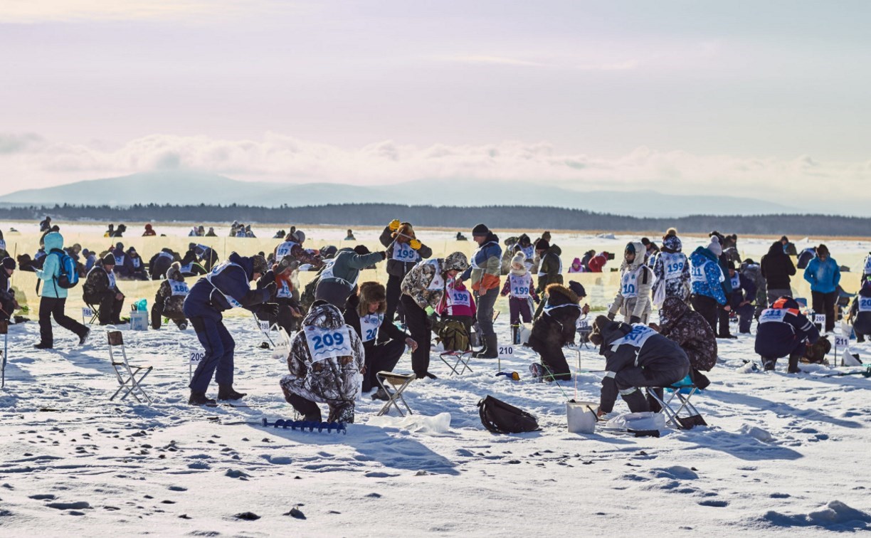 Тонкий лёд: на Сахалине отменили соревнования по зимней рыбалке 