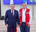 Волонтёр из Корсакова Максим Анищенко спас человека и удостоился нагрудного знака "Горячее сердце"
