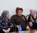 Три ветерана-блокадника из Южно-Сахалинска получили памятные знаки