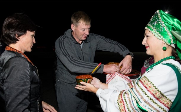 Олимпийские чемпионы приехали на Сахалин для открытия школы ЦСКА Олимпийские чемпионы приехали на Сахалин для открытия школы ЦСКА