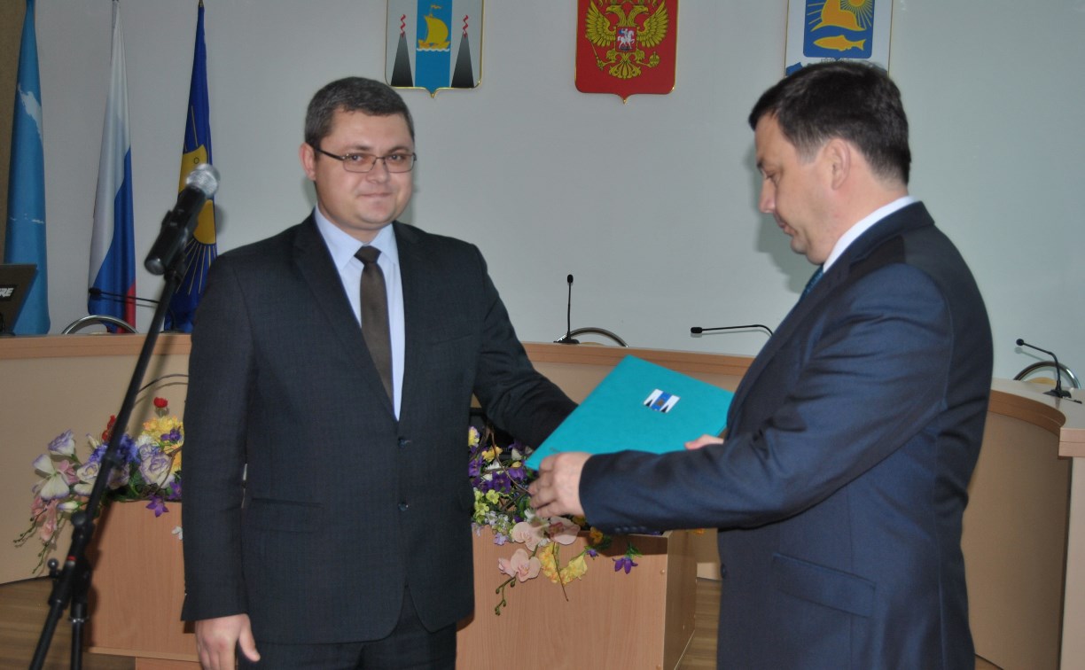 Алексей Шабельник официально вступил в должность мэра Невельского района