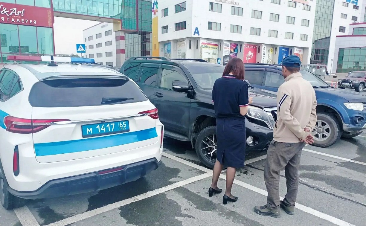 У должников на Сахалине приставы арестовали автомобили прямо на трассе 