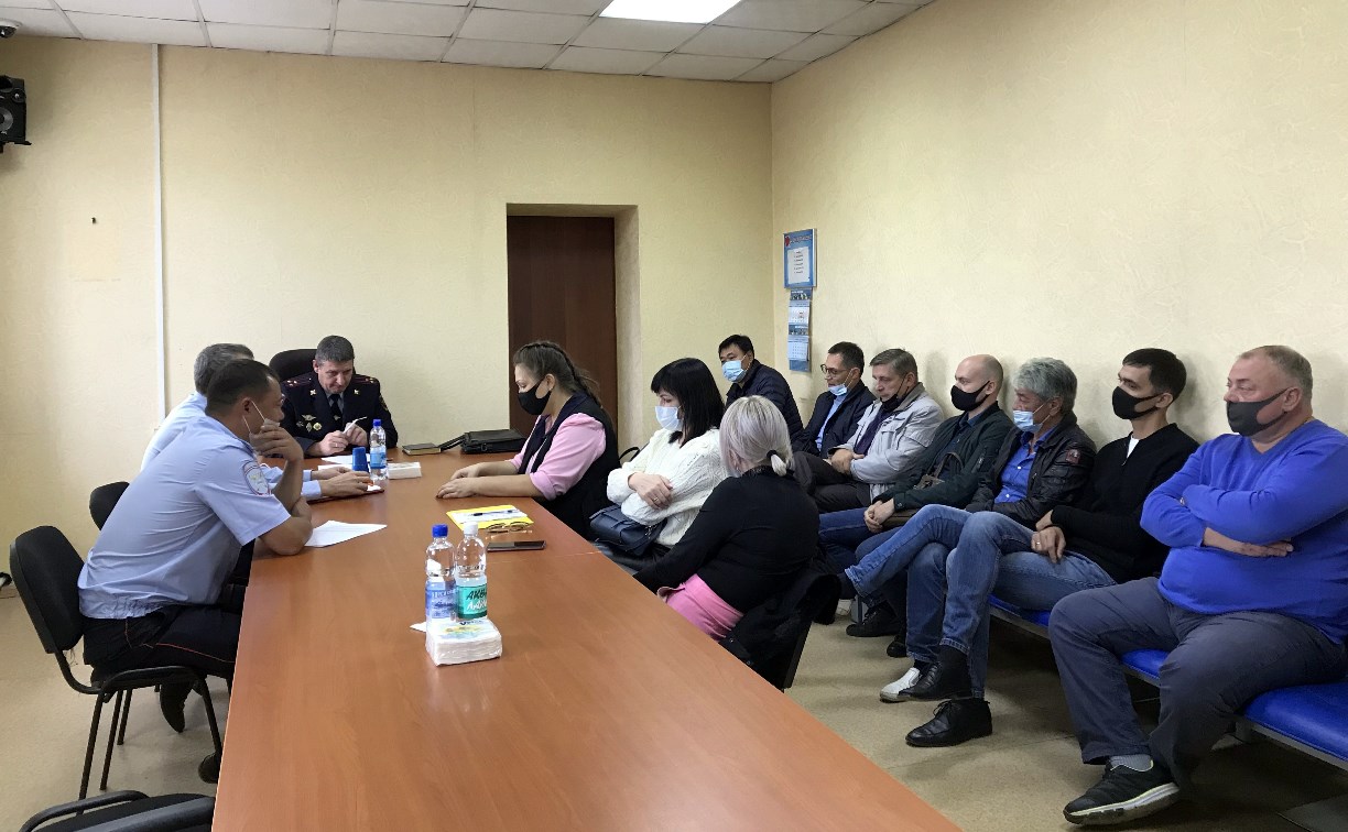 В Поронайске проблему с экзаменами на права решили, в Южно-Сахалинске - пока нет