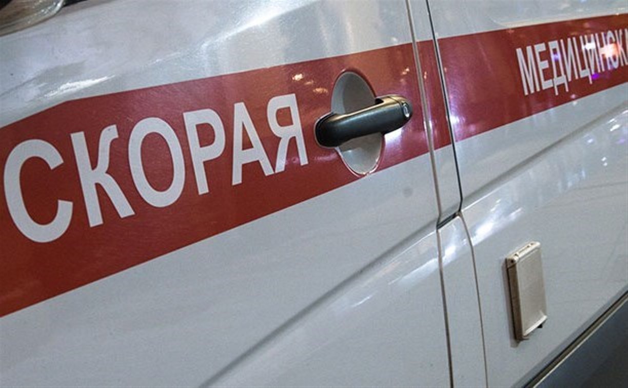Мужчину на костылях сбил автомобиль в Южно-Сахалинске