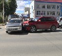 Две иномарки столкнулись на проспекте Мира в Южно-Сахалинске