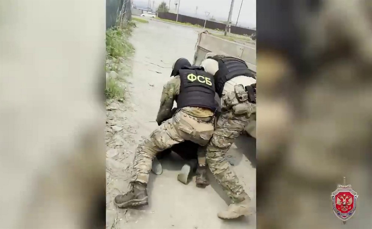 На Сахалине вступил в силу приговор иностранцу за вымогательство и участие в экстремистской организации