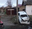 Трое пьяных на "Ниссане" вылетели с дороги и врезались в столб в Корсакове
