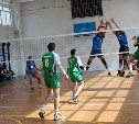 За победу в волейбольном турнире поборются 12 сахалинских команд