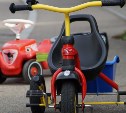 "Верх наглости": в Южно-Сахалинске посетительница ТЦ посадила ребёнка на чужой велосипед и скрылась