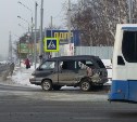 Рейсовый автобус и микроавтобус столкнулись в Южно-Сахалинске