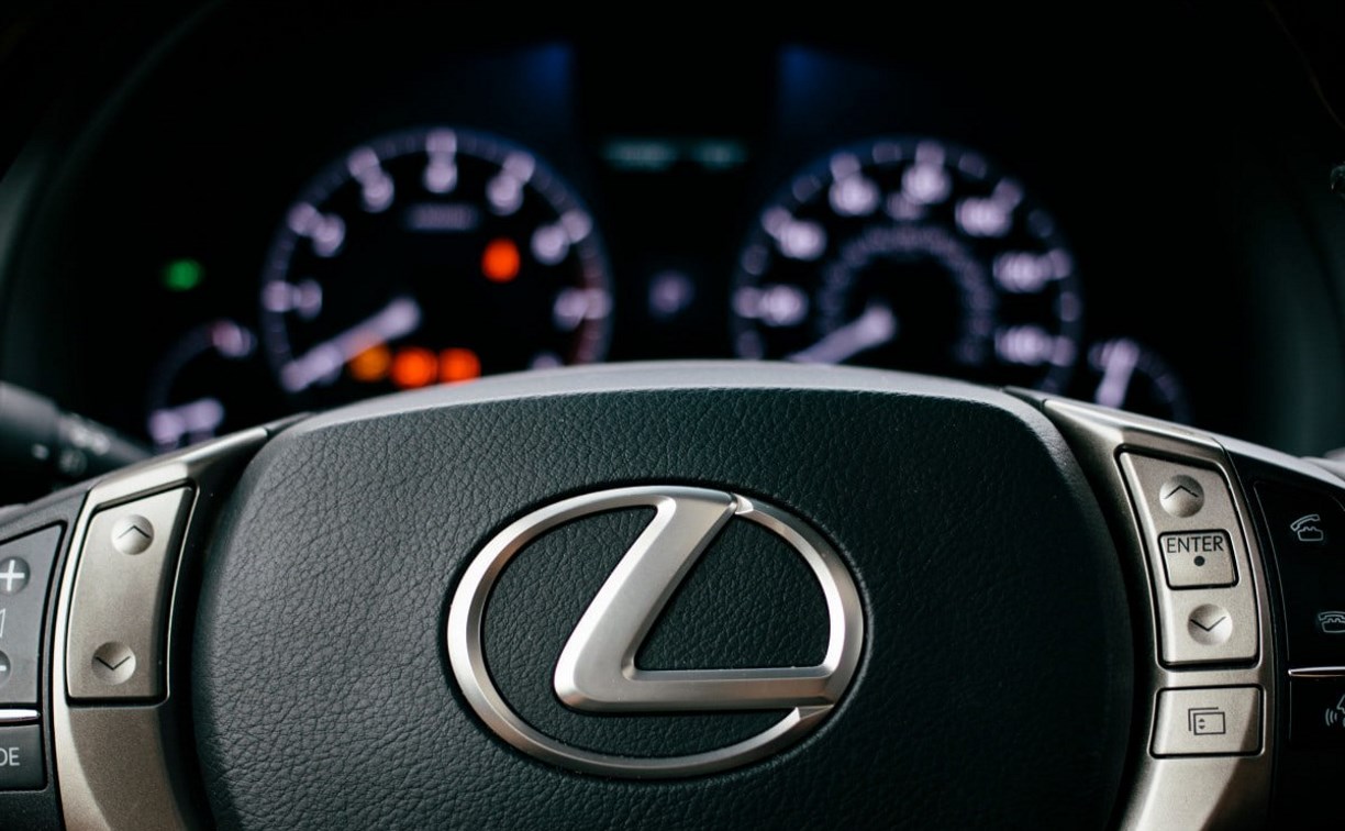 Хранил наркотики: с холмчанина взыскали более 4,5 млн рублей в счёт проданного "Лексуса"