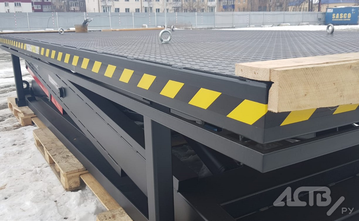 Новейший грузоподъемник, способный переместить больше 3 тонн, подняв на 2,3 метра, появился на Сахалине
