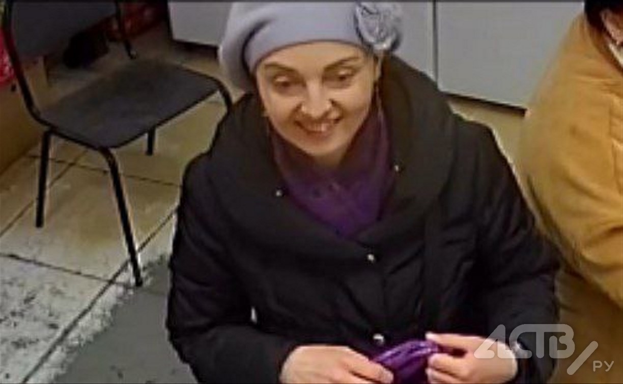 На Сахалине ищут женщину, забравшую в магазине деньги и паспорт пенсионерки