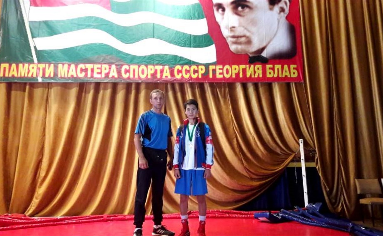 Сахалинский боксер завоевал серебряную медаль на турнире в Абхазии