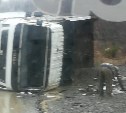 Из-за гололеда на севере Сахалина перевернулся грузовик
