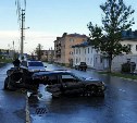 В аварии в Холмске автомобиль разорвало на две части