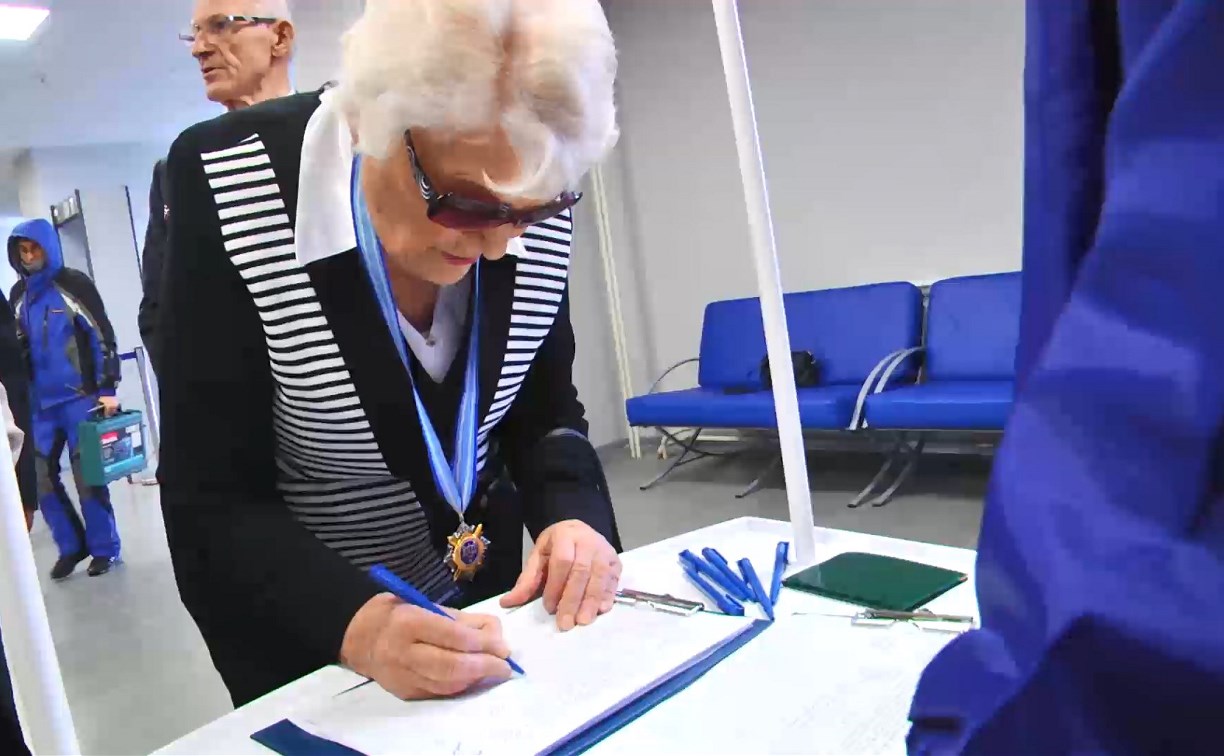 В Южно-Сахалинске продолжают собирать подписи в преддверии выборов